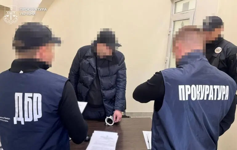 Напав із ножем під час перевірки документів у Львові: митнику оголосили підозру в умисному вбивстві