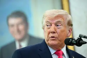 Трамп дал Ирану новый дедлайн для открытия Ормузского пролива