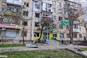 РФ полчаса непрерывно била по Херсону, погибли и пострадали люди: видео последствий