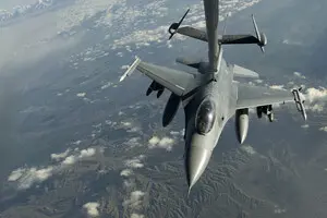 США нанесли волну ударов по острову Харг в Иране
