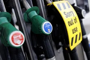 Цены на топливо будут расти месяцами даже после открытия Ормузского пролива — Reuters