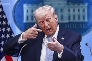 Военные США могут стать военными преступниками из-за угроз Трампа уничтожить Иран — Bloomberg