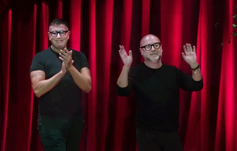 Стефано Габбана (ліворуч) з Доменіко Дольче під час показу Dolce & Gabbana.