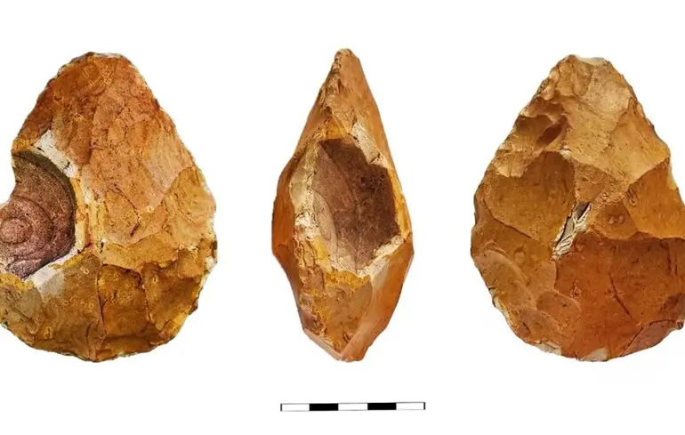 Учені знайшли знаряддя предків людини, які використовували для зв'язку з космосом
