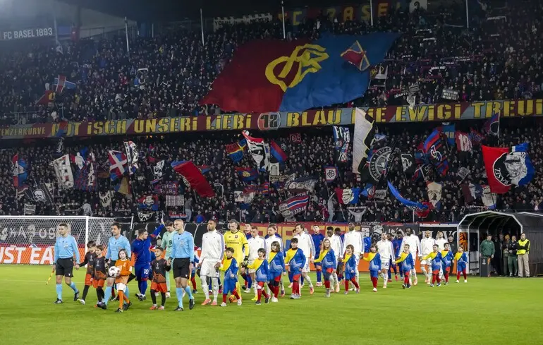 Известный футбольный клуб отменил концерт Канье Уэста на своем стадионе