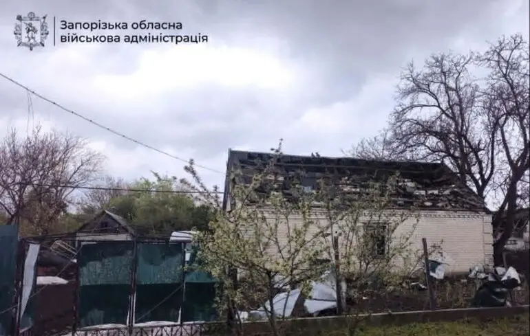 Росіяни завдали ударів по Запоріжжю та області: є поранені та руйнування