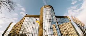 Грант на обучение в KSE University смогут получить украинцы, которые возвращаются из-за границы