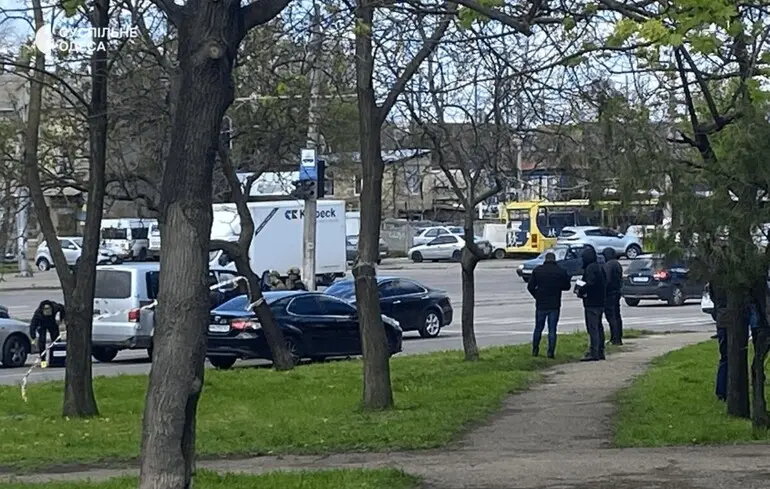 В Одессе СБУ задержала восьмерых работников ТЦК, которые требовали 50 тысяч долларов у мужчины: что известно