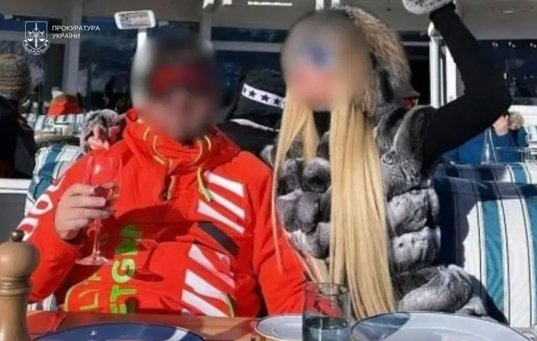 Розважався у Куршавелі, будучи у розшуку: до України з ЄС передали бійця 