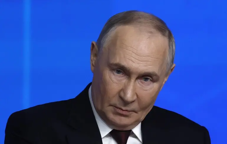 Путин: Киев думает, как оформить победу России