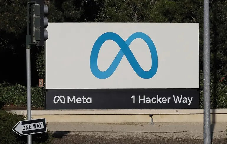 Ставка на ШІ замість штату: Meta звільняє 8 тисяч працівників