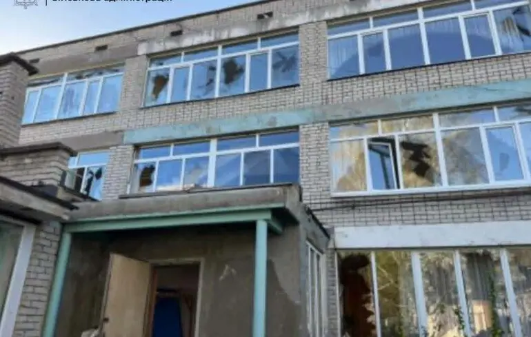 Окупанти влучили в освітній заклад та маршрутку в Запорізькій області: є загиблий та поранені