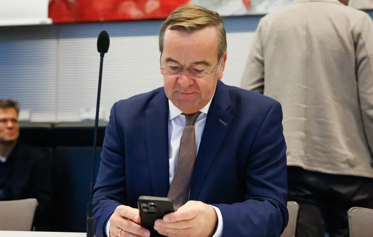 Німеччина розгортає флот у Середземному морі для підготовки до розмінування Ормузької протоки — Пісторіус