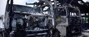Российская атака по Днепру: уничтожена АЗС и десятки автомобилей