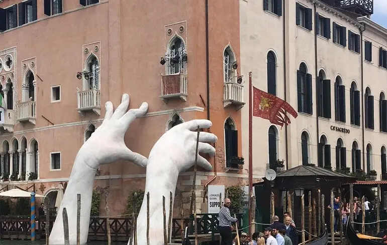 Міністр культури Італії бойкотує відкриття Венеційської бієнале через присутність Росії