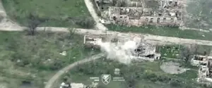 Оккупанты пытаются прорваться в Гришино: десантники показали, как уничтожают вражескую технику