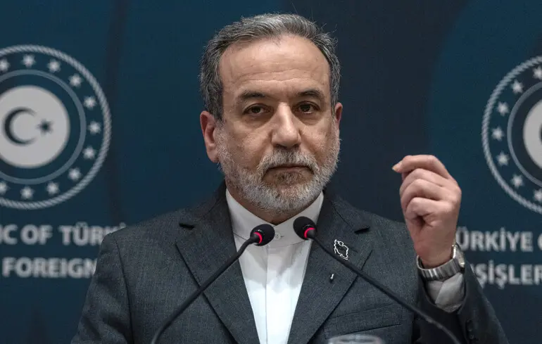 Глава МЗС Ірану звинуватив США у провалі мирних переговорів під час візиту до Росії 