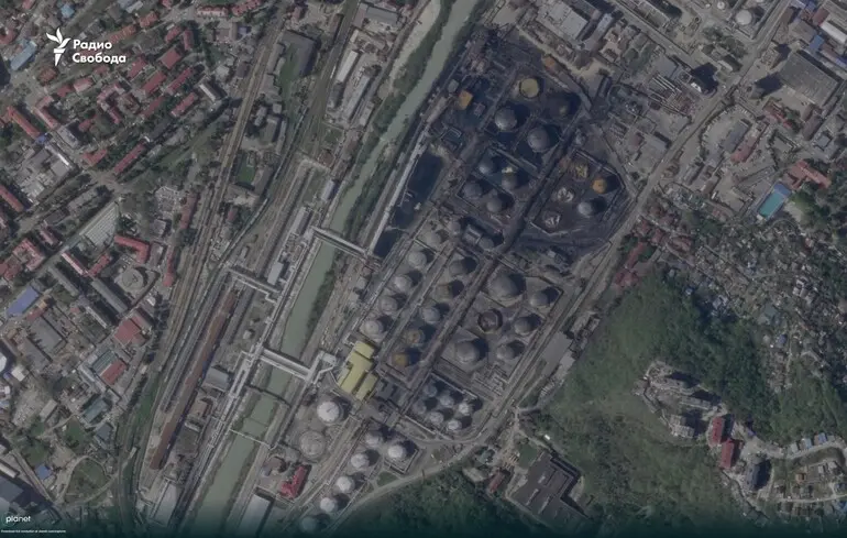 Генштаб підтвердив знищення 24 резервуарів на НПЗ у Туапсе