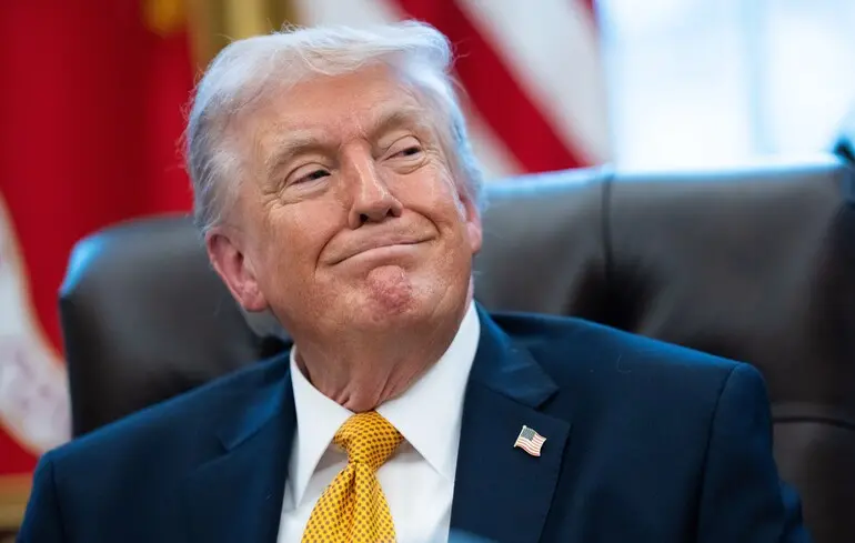 Обличчя Трампа з'явиться на американському паспорті