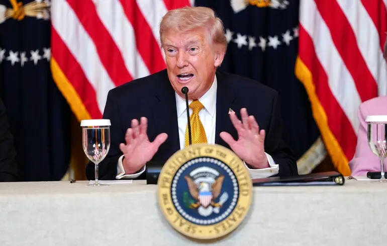 «Він не розуміє, про що говорить»: Трамп дорікнув Мерцу через слова про «приниження» США та ядерну зброю Ірану