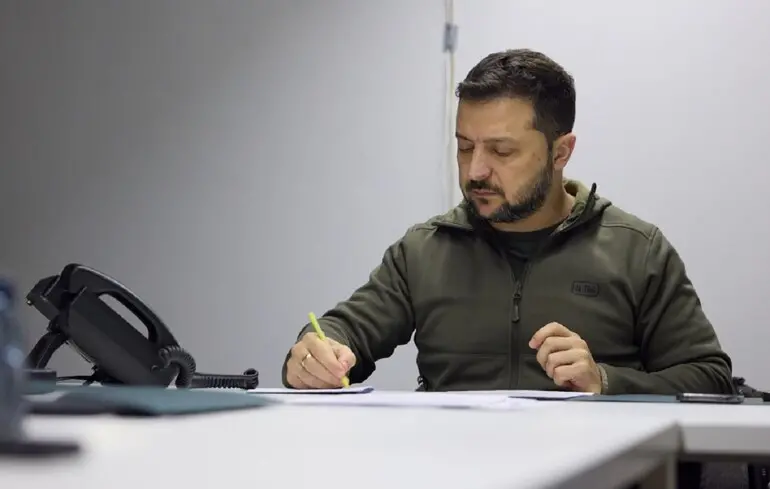 Зеленський продовжив мобілізацію та воєнний стан до серпня