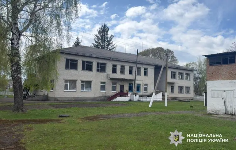 Из-за атаки дронов в Черкасской области поврежден детский сад, а в Одесской — торговый центр: фото