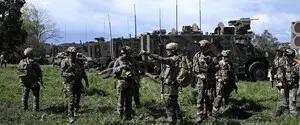 Очереди в военкоматы: французская молодежь массово хочет служить 