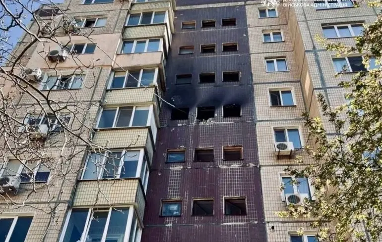 У Кривому Розі дрон влучив у багатоповерхівку: п'ятеро постраждалих