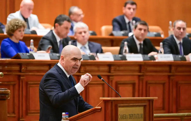Проевропейское правительство Румынии ушло в отставку после вынесения вотума недоверия — Reuters