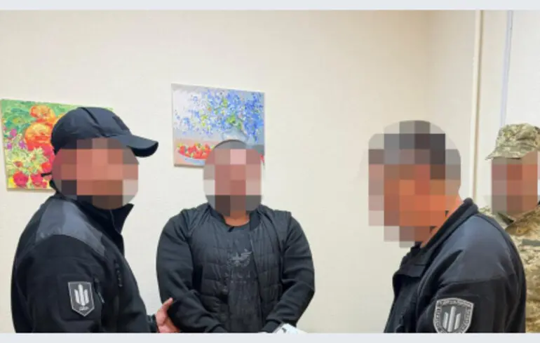 Жорстоко побив побратима перед строєм: ДБР затримало військового