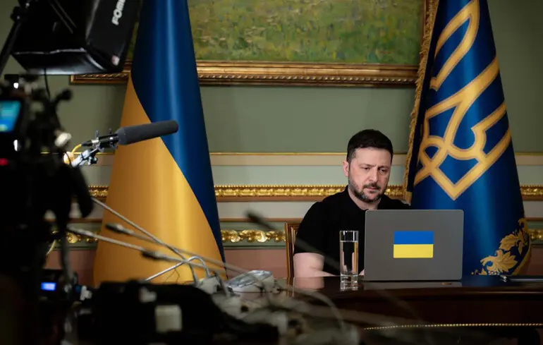 Зеленский рассказал, от чего зависит решение Украины относительно удара по параду