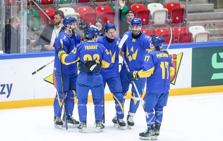 Українських хокеїстів визнано найкращими на чемпіонаті світу