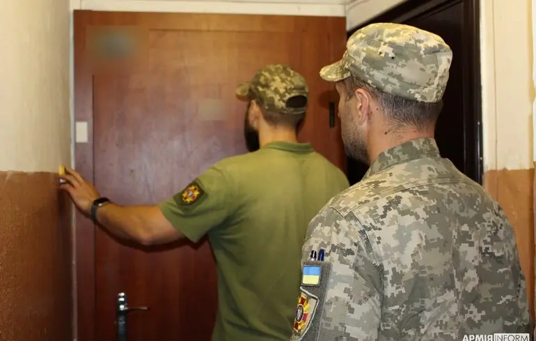 В Межгорье группа людей прорывалась к ТЦК: раздавались выстрелы