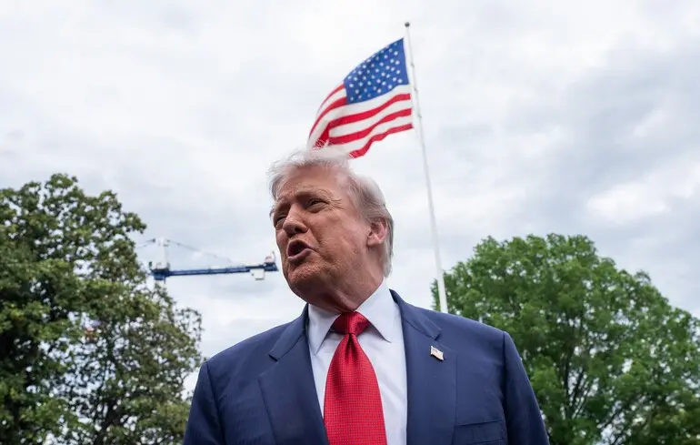 "Купуй американське": Трамп заборонив федеральним агентствам закуповувати імпортні товари