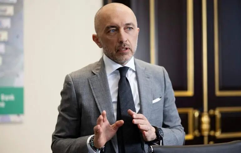 «Мы пытаемся пройти по лезвию» — Андрей Пышный о «пленках Миндича», рамках полномочий регулятора, инфляционных шоках, стресс-тестировании банков и их роли в восстановлении