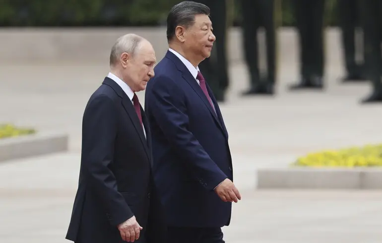 Си Цзиньпин и Путин подписали декларацию о становлении “многополярного мира“