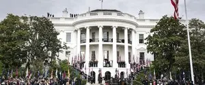 На смартфоны госслужащих США принудительно устанавливают приложение Трампа: угроза кибербезопасности