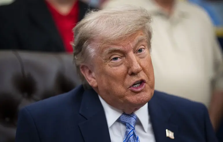 Адміністрація Трампа хоче змусити держслужбовців США підписувати угоди про нерозголошення інформації — AP
