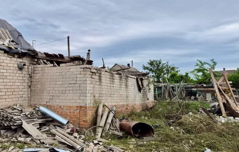 Окупанти атакували Павлоград, пошкоджено шість осель: Ганжа показав фото наслідків 