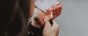 Почти половина случаев рака, которые можно было предотвратить, связана с двумя вредными привычками