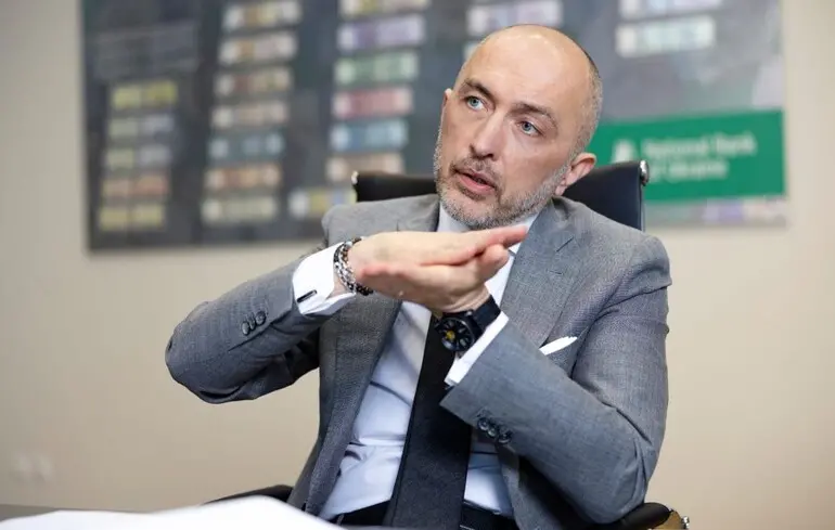 «Елітний» чат-бот НБУ для скарг PEP-осіб залишається порожнім