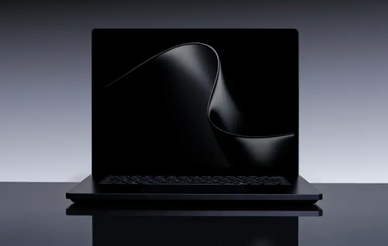 Surface Laptop Ultra от Microsoft.