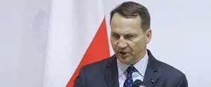 Ошибочно думать, что большое расстояние от РФ защитит от агрессии Путина — Сикорский