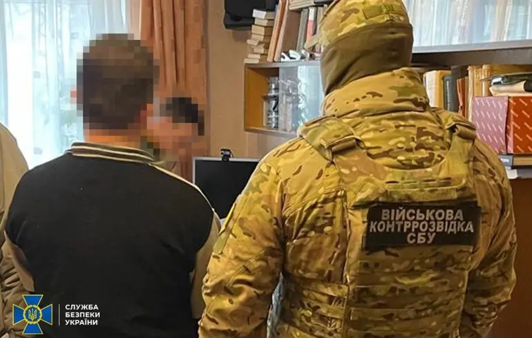Затримали 22 організаторів оборудок по всій Україні: СБУ викрила 8 