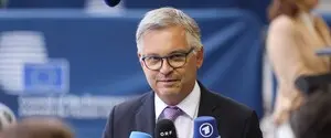 Еврокомиссар: Киев хочет, чтобы европейцы отменили временную защиту для украинских мужчин