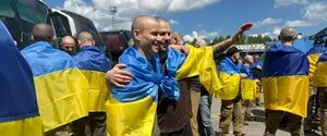 В Украину из плена РФ вернулись 185 защитников. Среди освобожденных участник воздушного моста к Азовстали
