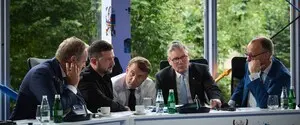 Четыре лидера за одним столом: в Лондоне готовятся к переговорам по Украине