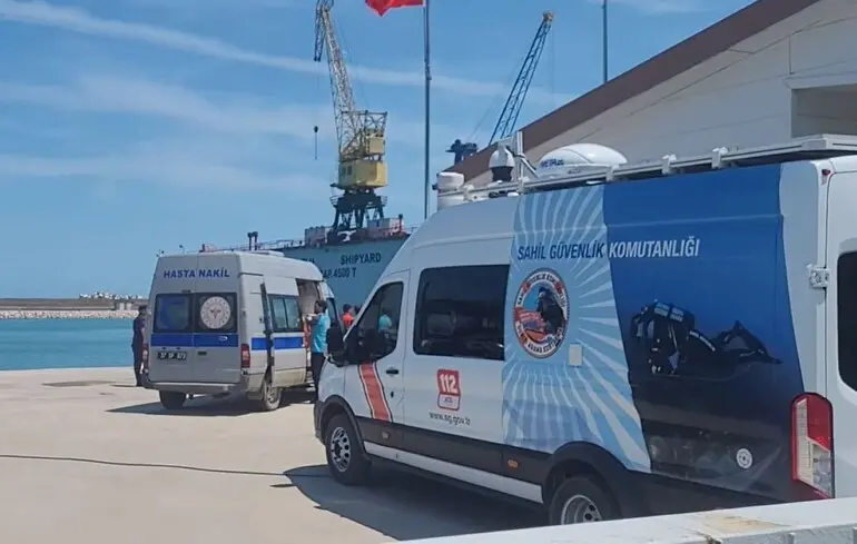 Швидкі, що привезли поранених рибалок