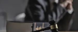 Суд в Литве наказал мужчину за атаку на велосипедиста с символикой Украины