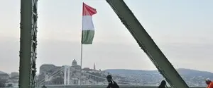 В Венгрии сократили зарплаты депутатам: сколько будут получать парламентарии